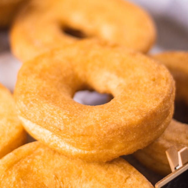Donut: Plain.